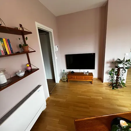 Apartment By The Sea *